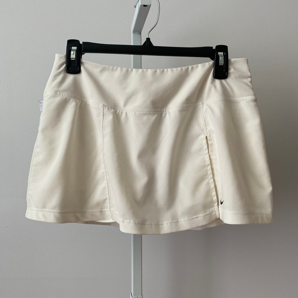 Nike M White Skort Dri-Fit Tennis Golf Athletic Skirt Slit Logo‎ Preppy Acedemia